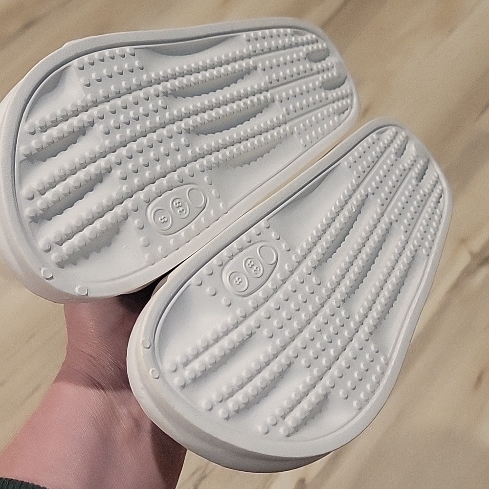 NEW! ZODIAC White Desert Buckle Slide On Sandal 7. - Picture 6 of 8